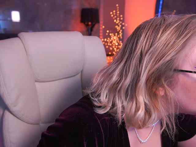 KiraKolobok webcam