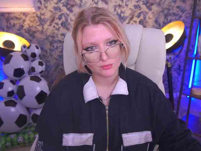 KiraKolobok webcam