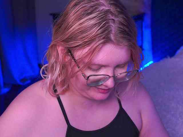 KiraKolobok webcam