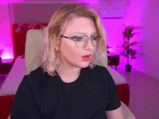 KiraKolobok Sex Cam Show