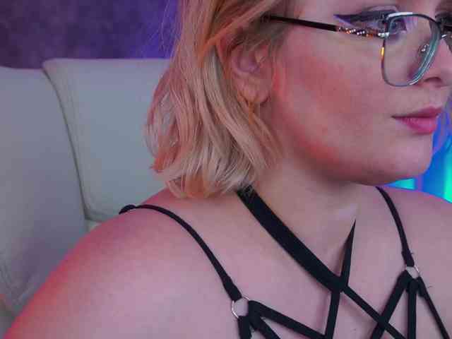 KiraKolobok webcam