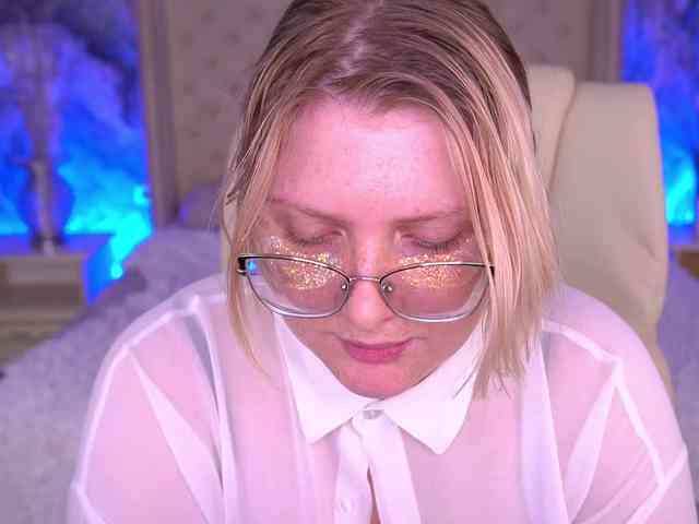 KiraKolobok webcam
