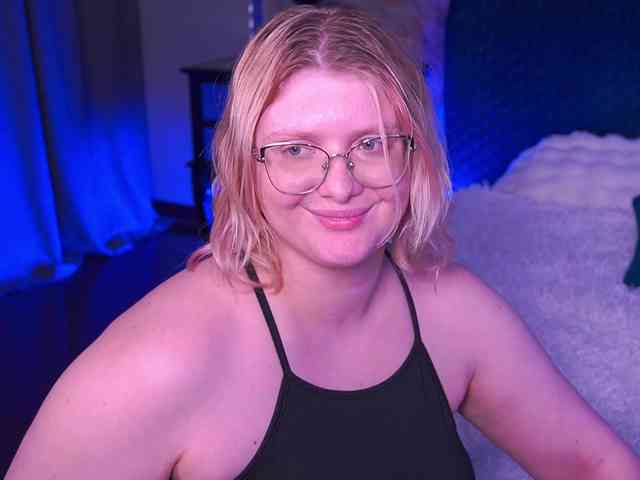 KiraKolobok webcam