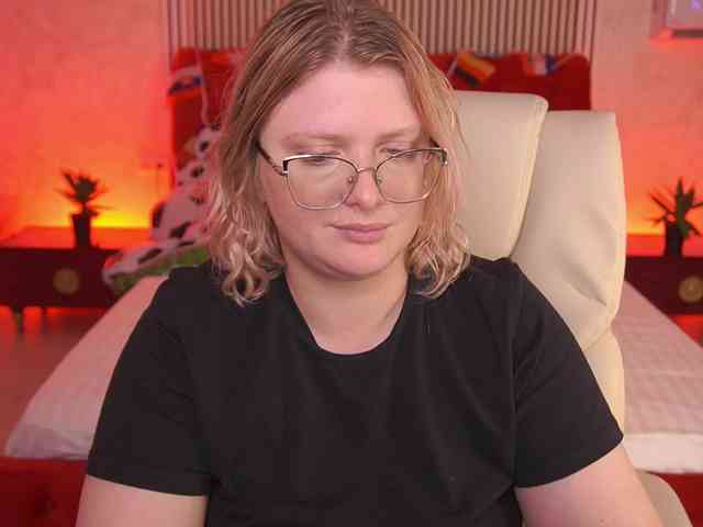 KiraKolobok webcam