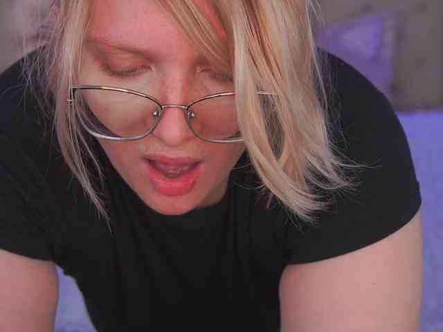 KiraKolobok webcam