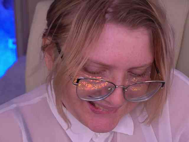 KiraKolobok webcam