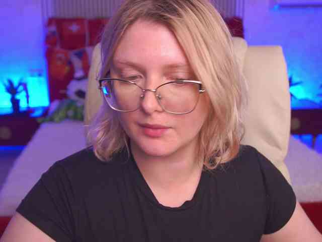 KiraKolobok webcam