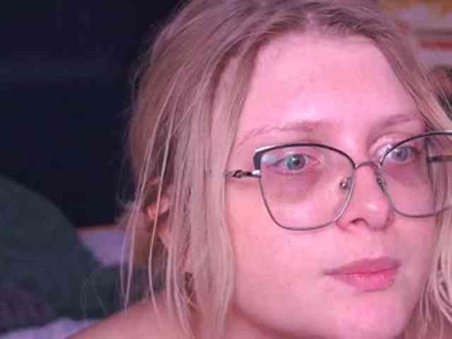 KiraKolobok webcam