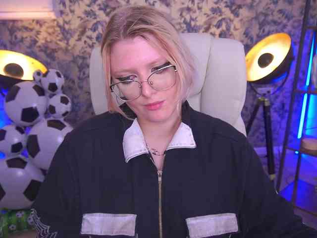KiraKolobok webcam