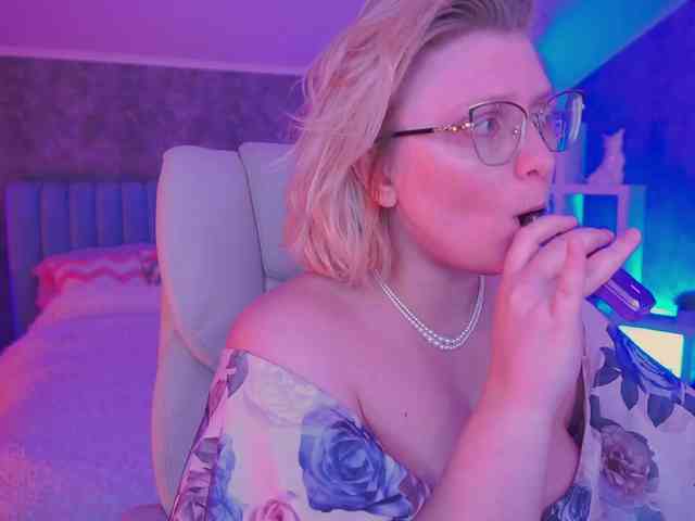 KiraKolobok webcam