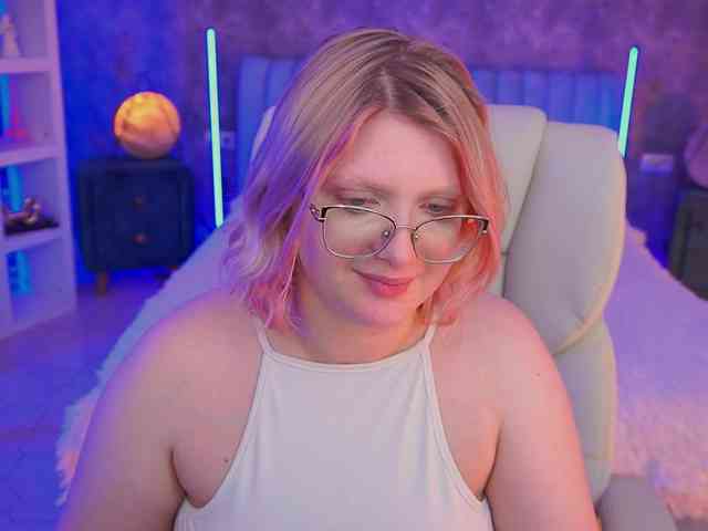 KiraKolobok webcam