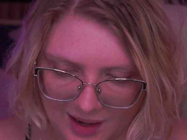 KiraKolobok webcam