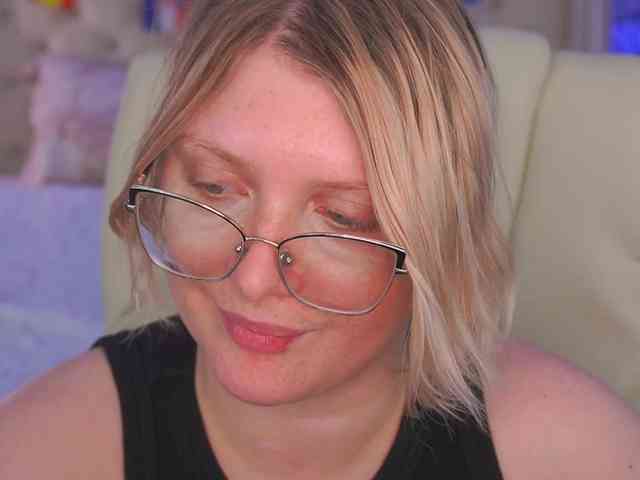 KiraKolobok webcam