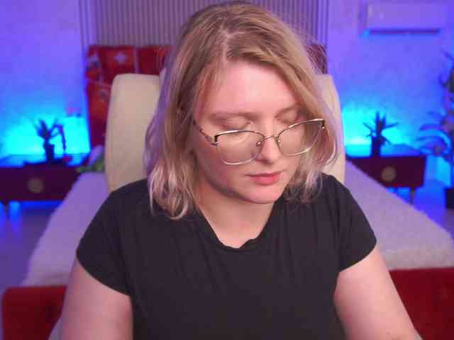 KiraKolobok webcam
