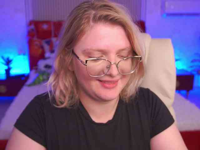 KiraKolobok webcam