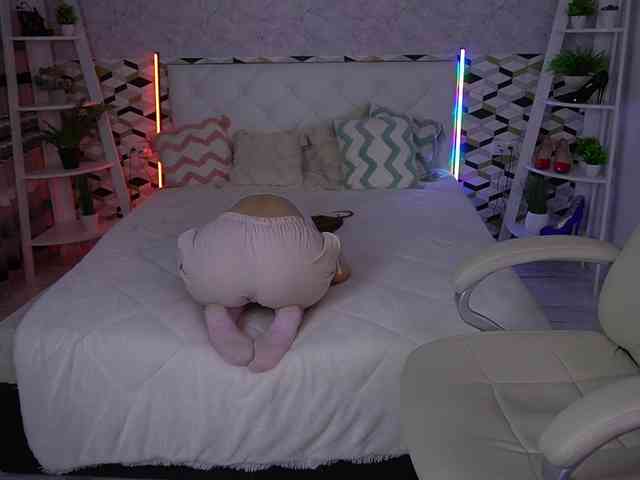 LinaDance webcam