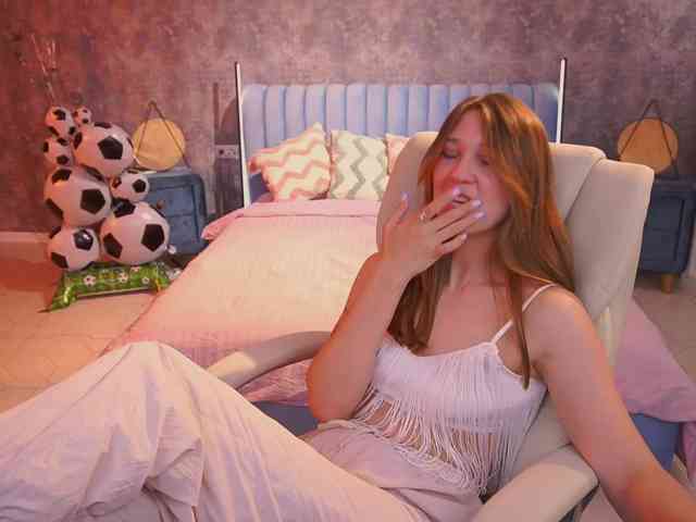 LinaDance webcam