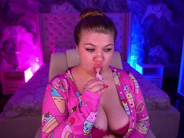 LyalyaPiska live cam on BongaCams
