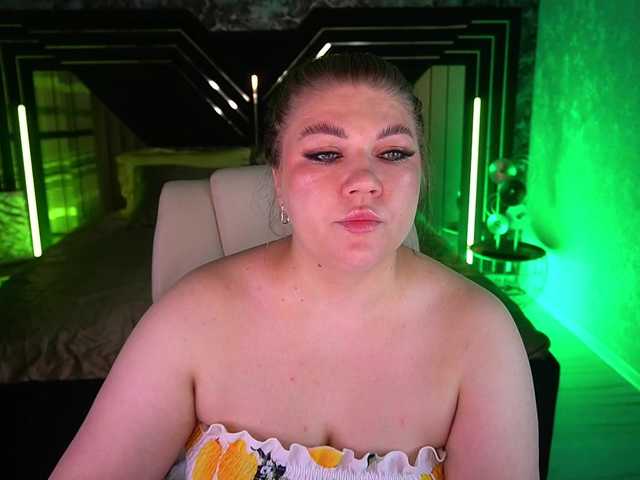 LyalyaPiska live cam on BongaCams