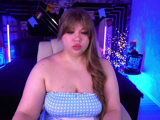 LyalyaPiska live cam on BongaCams