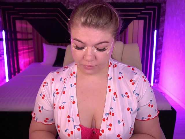 LyalyaPiska live cam on BongaCams