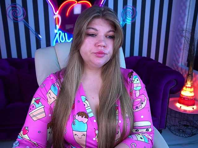 LyalyaPiska live cam on BongaCams