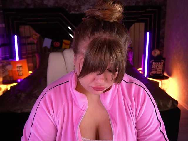 LyalyaPiska live cam on BongaCams