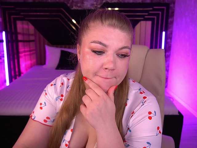 LyalyaPiska live cam on BongaCams