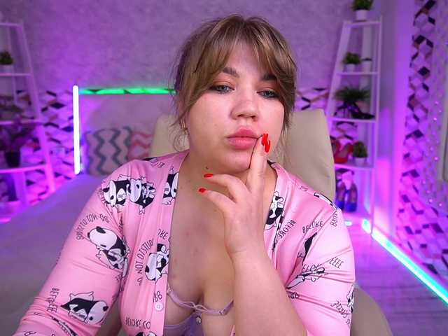 LyalyaPiska live cam on BongaCams