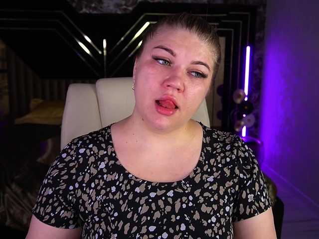 LyalyaPiska live cam on BongaCams