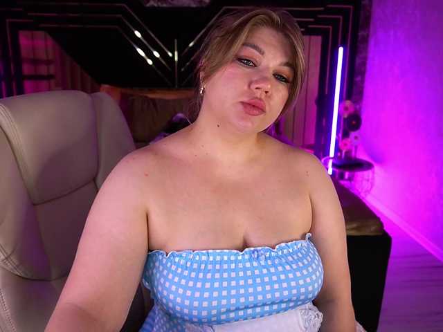 LyalyaPiska live cam on BongaCams
