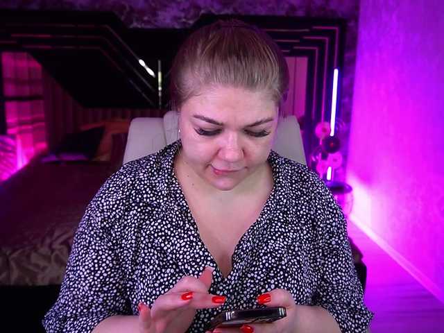 LyalyaPiska live webcam show