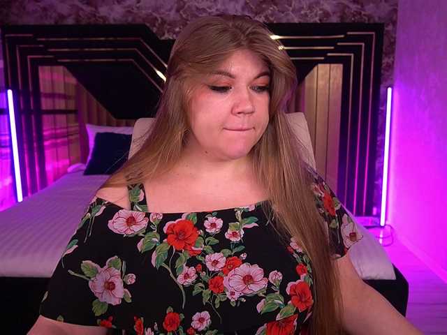 LyalyaPiska live cam on BongaCams