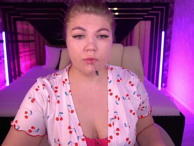 LyalyaPiska live cam on BongaCams