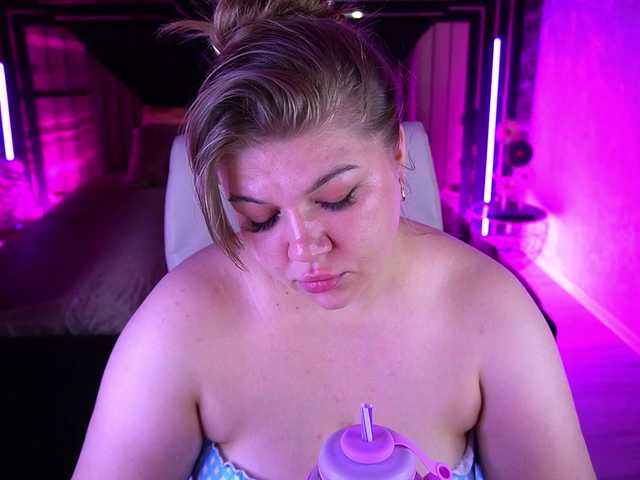 LyalyaPiska live cam on BongaCams