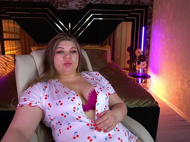 LyalyaPiska live cam on BongaCams