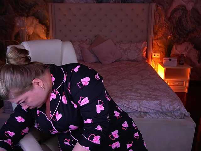 LyalyaPiska live cam on BongaCams