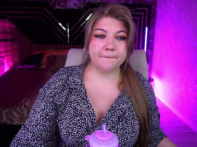 LyalyaPiska live cam on BongaCams