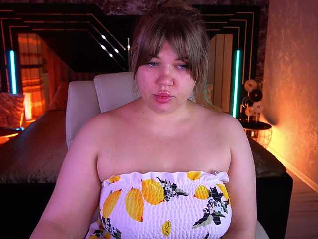 LyalyaPiska live cam preview