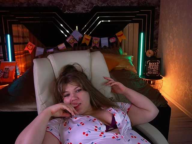 LyalyaPiska live cam preview