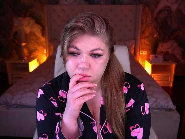 LyalyaPiska live cam on BongaCams