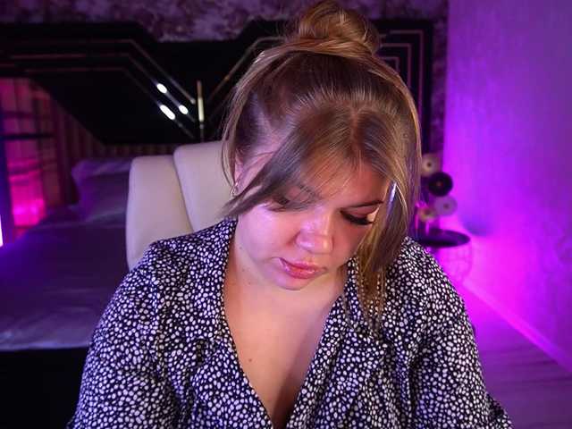 LyalyaPiska live cam on BongaCams