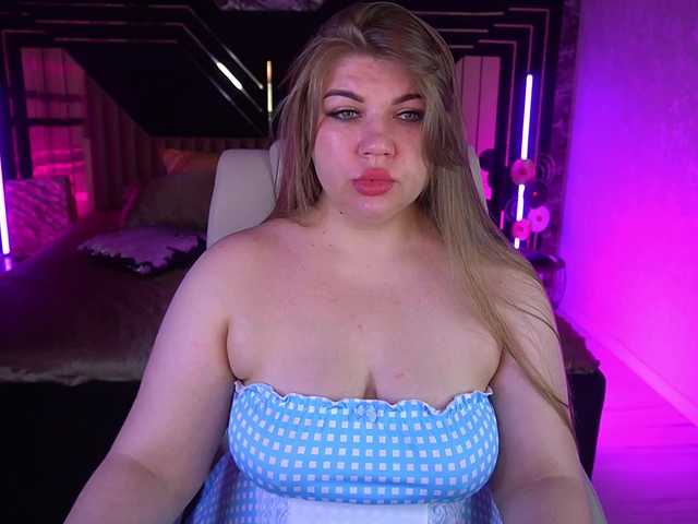 LyalyaPiska live cam on BongaCams
