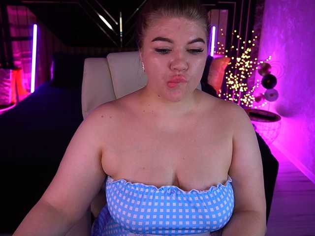LyalyaPiska live cam on BongaCams