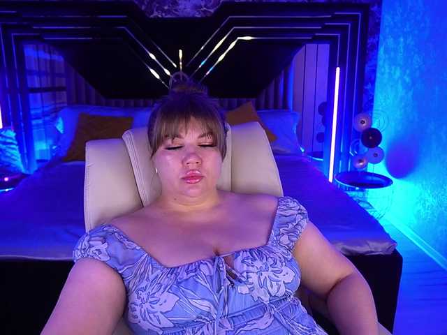 LyalyaPiska live cam on BongaCams