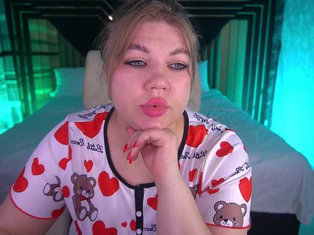 LyalyaPiska live cam on BongaCams