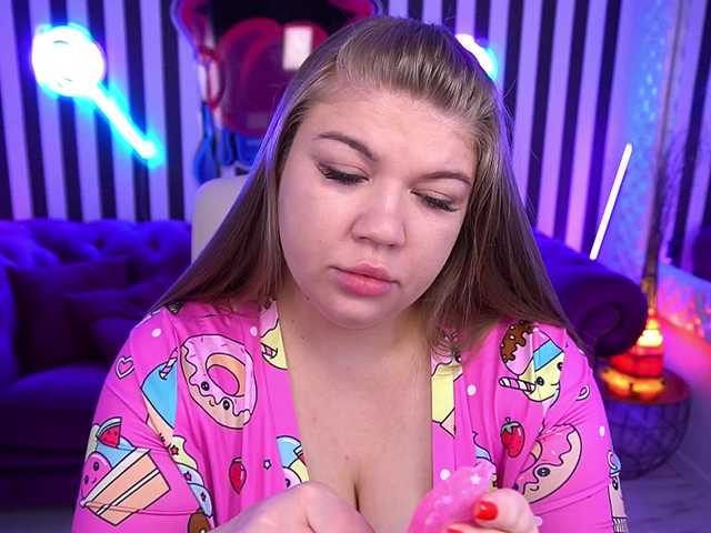 LyalyaPiska live cam on BongaCams