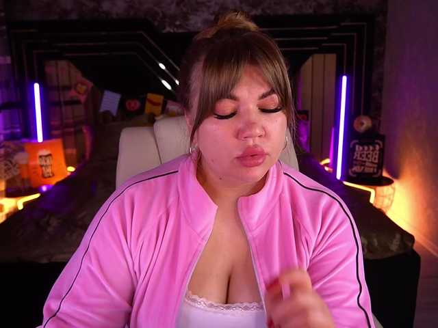 LyalyaPiska live cam on BongaCams