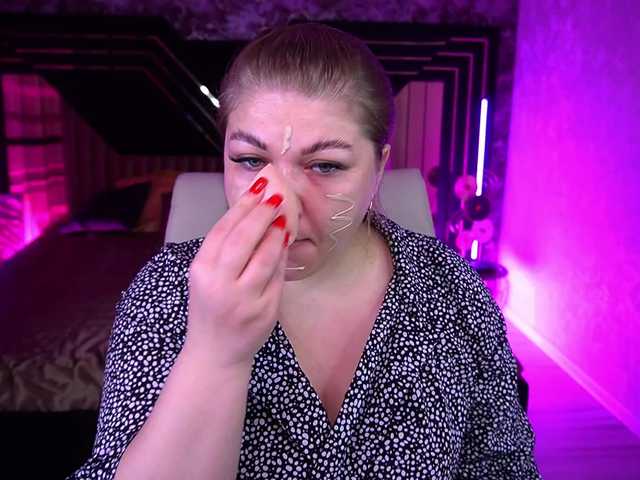 LyalyaPiska live webcam show