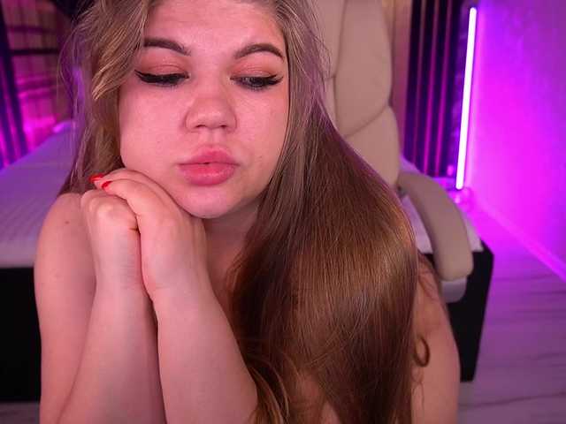 LyalyaPiska live cam on BongaCams